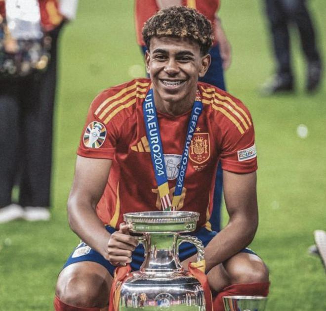 洛杉矶道奇官方推出 2025“双冠纪念版”大谷翔平勋章，全球限量 1700 枚极速售罄